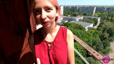 Studenta Sensuĉa Suĉas Fremdulon en la Dezerto - Cum Sur Lia Vizaĝo